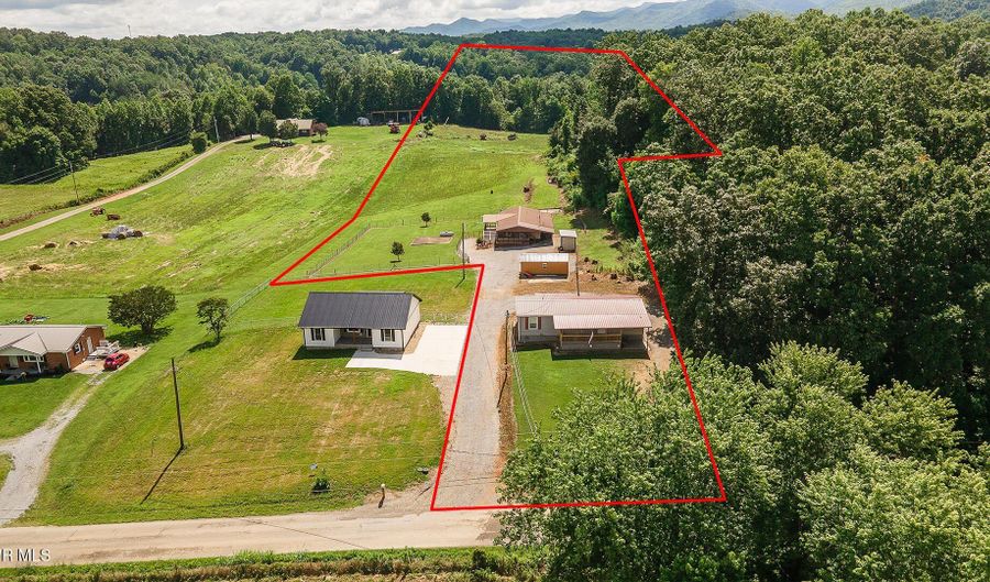647 645 Seaton Rd, Afton, TN 37616 - 3 Beds, 2 Bath