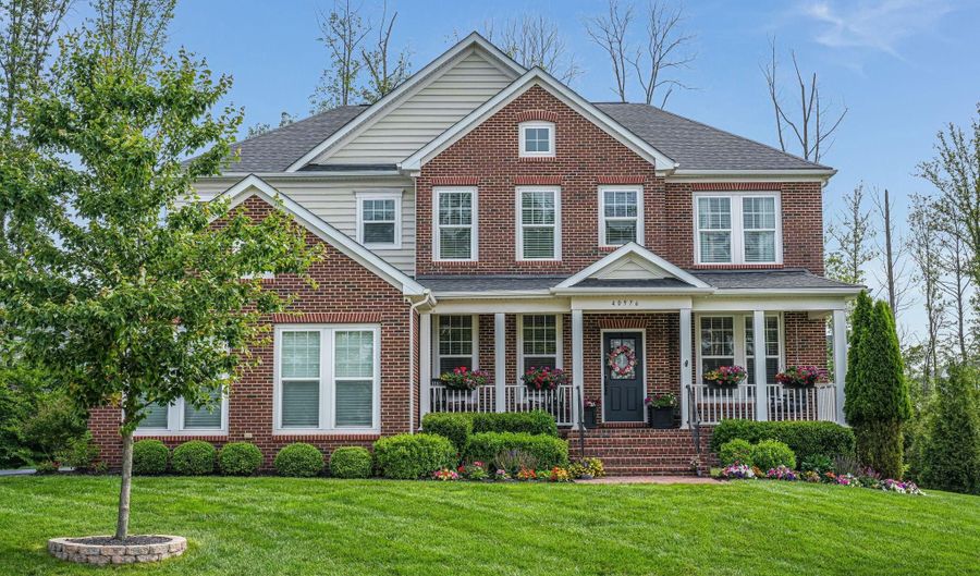 40976 MAPLEHURST Dr, Aldie, VA 20105 - 7 Beds, 5 Bath