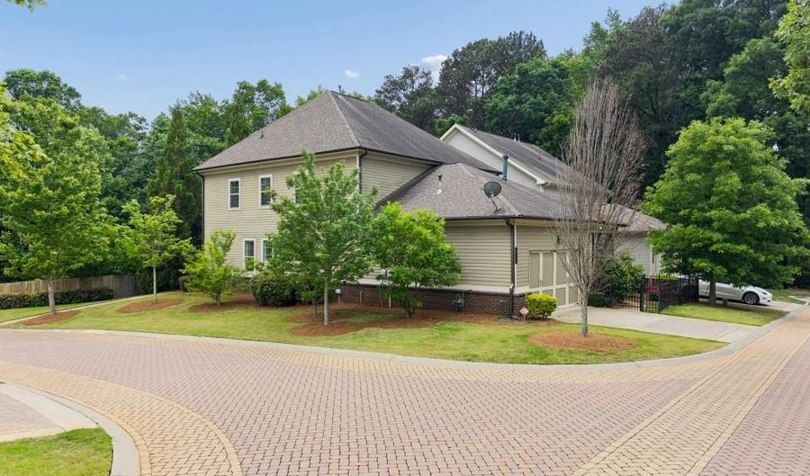 211 Saddle Rd, Alpharetta, GA 30009 - 4 Beds, 4 Bath