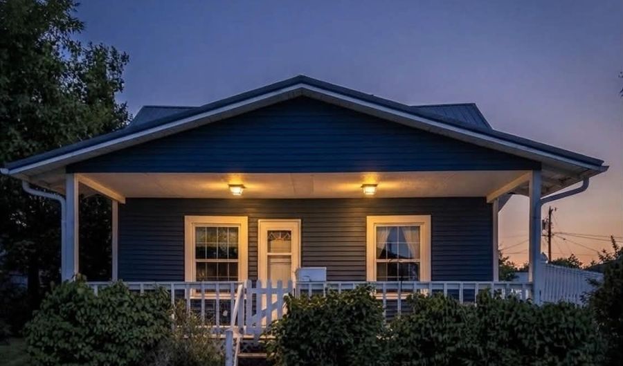 429 Illinois Ave, Big Sandy, MT 59520 - 4 Beds, 3 Bath