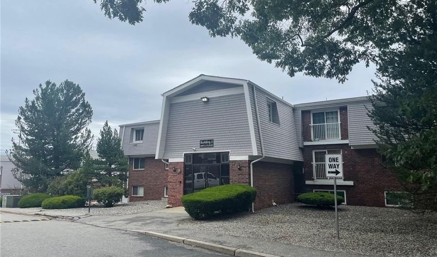 300 Smithfield Rd 30, North Providence, RI 02904 - 1 Beds, 1 Bath