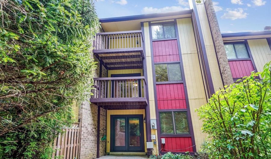 4720 DEER RUN Ct, Alexandria, VA 22306 - 3 Beds, 4 Bath