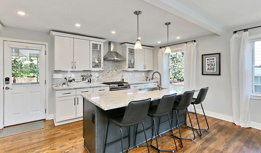 5029 22ND St S, Arlington, VA 22206 - 4 Beds, 3 Bath