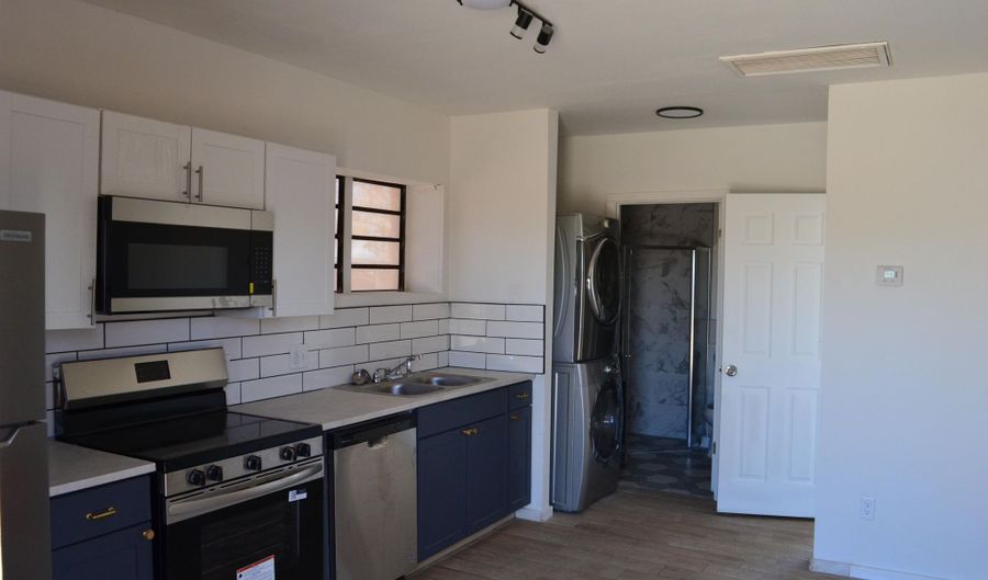 711 E 4TH St, Casa Grande, AZ 85122 - 3 Beds, 1 Bath
