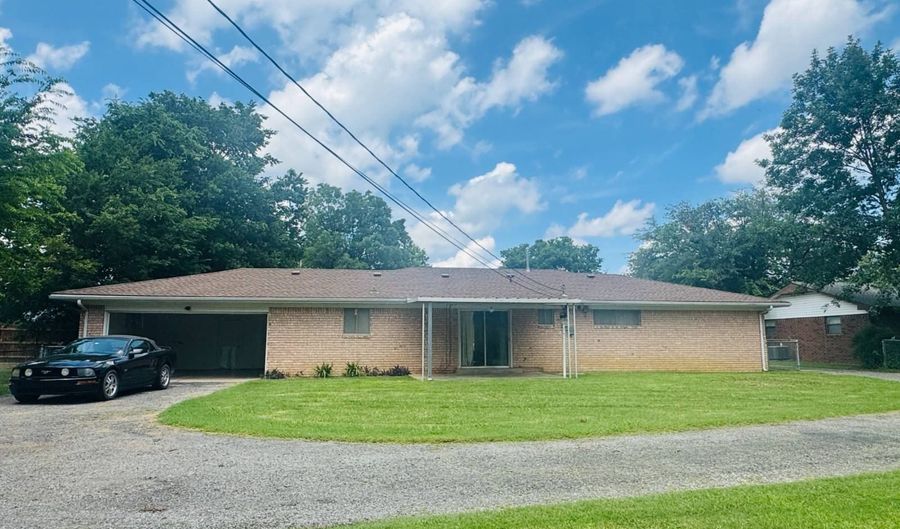 210 E. Crisler, McAlester, OK 74501 - 3 Beds, 2 Bath