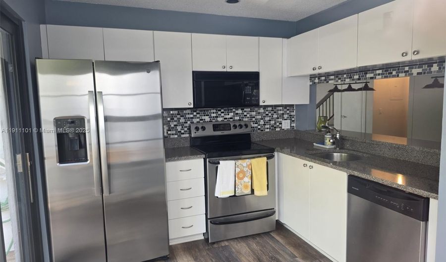 20900 Leeward Ct 213-1, Aventura, FL 33180 - 2 Beds, 3 Bath