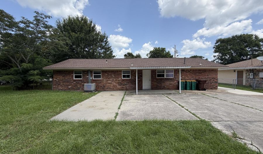 2191 Floyd Dr, Biloxi, MS 39531 - 3 Beds, 1 Bath