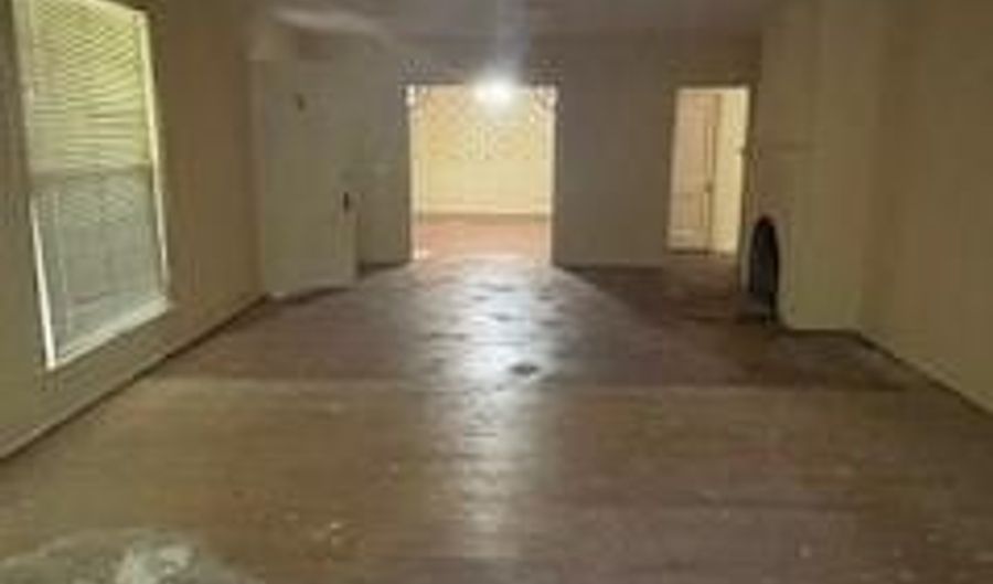 5301 HORSESHOE Dr, Alexandria, LA 71302 - 4 Beds, 3 Bath