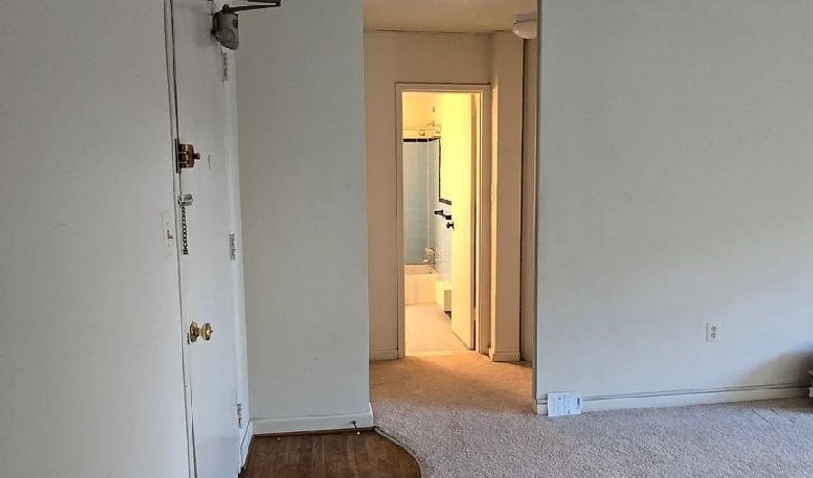 1200 S ARLINGTON RIDGE Rd 403, Arlington, VA 22202 - 1 Beds, 1 Bath