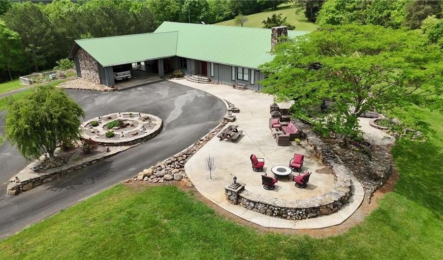 1656 Highway 140 NW, Adairsville, GA 30103 - 5 Beds, 4 Bath