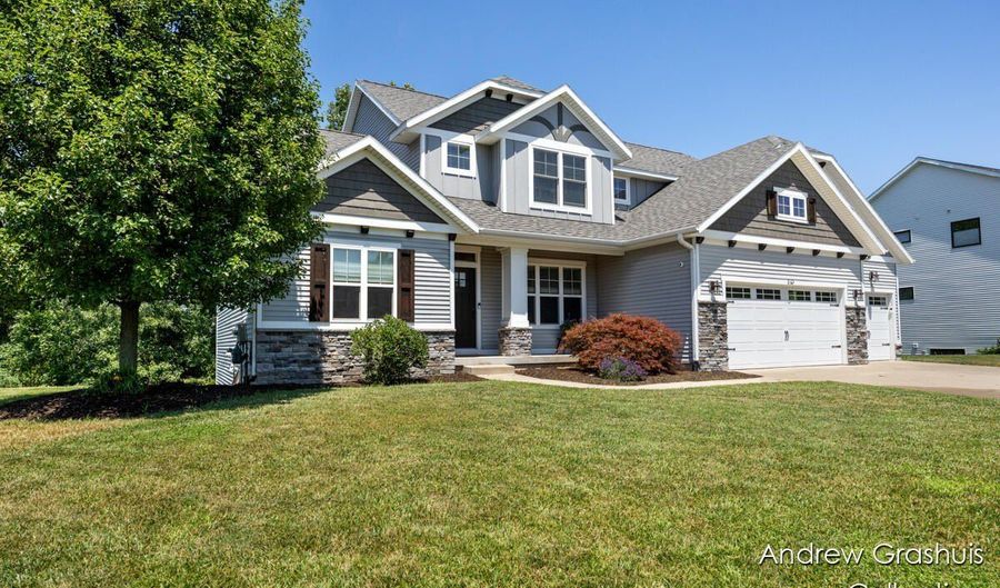 10 Fox Point Ct, Ada, MI 49301 - 5 Beds, 4 Bath