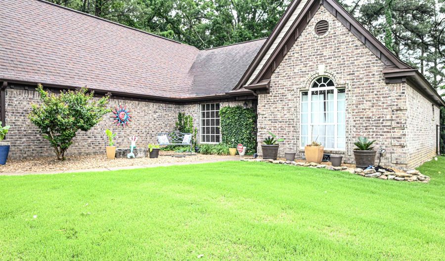 6437 INNISWOOD Dr, Bartlett, TN 38135 - 3 Beds, 2 Bath