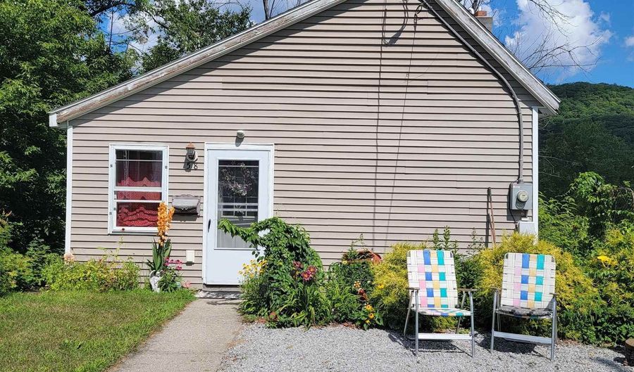 58 Beech St, Bristol, NH 03222 - 2 Beds, 1 Bath