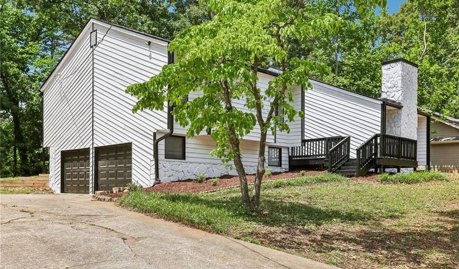 5497 Gibson Dr, Acworth, GA 30102 - 3 Beds, 2 Bath