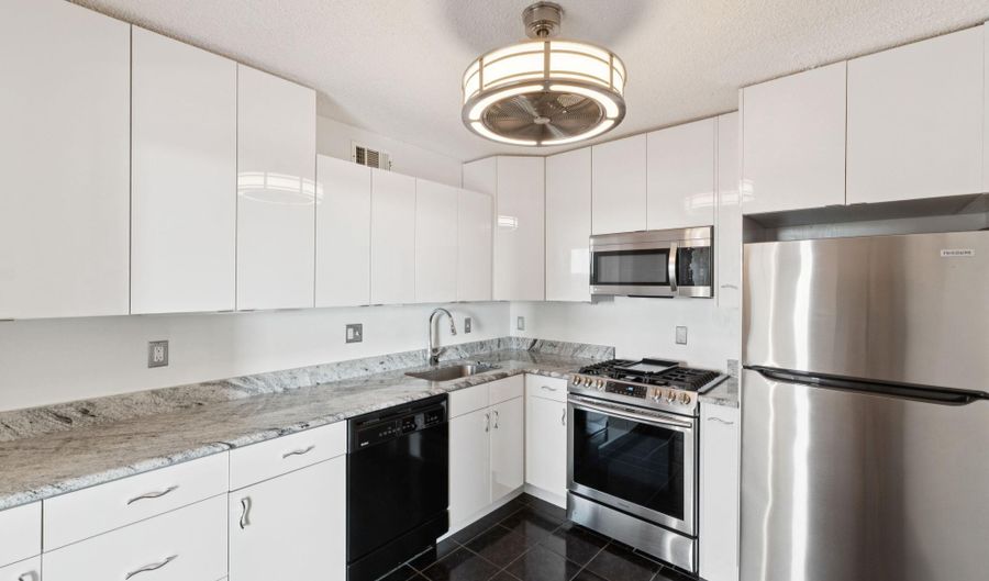5225 POOKS HILL Rd 1204S, Bethesda, MD 20814 - 2 Beds, 2 Bath