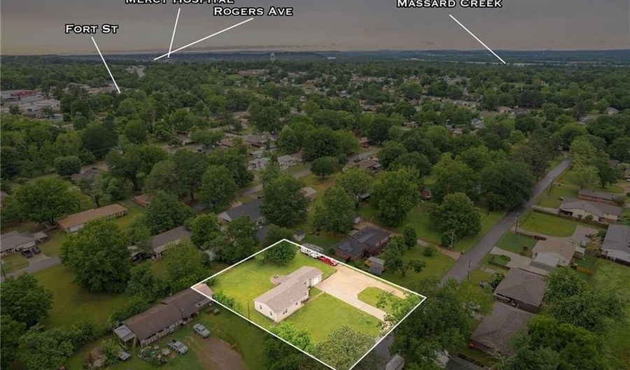 605 6Th St, Barling, AR 72923 - 3 Beds, 2 Bath