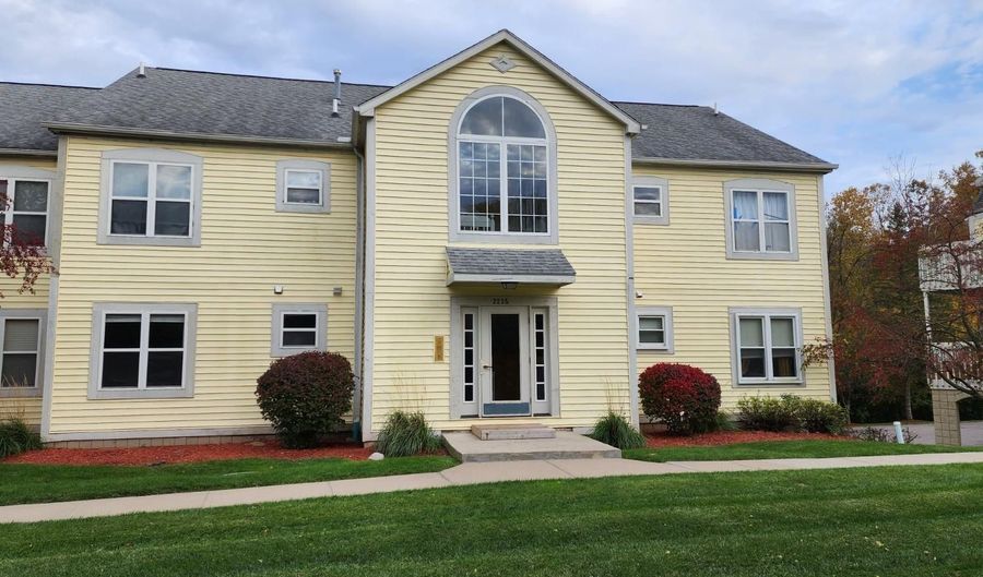 2235 S Huron Pkwy 4, Ann Arbor, MI 48104 - 2 Beds, 2 Bath
