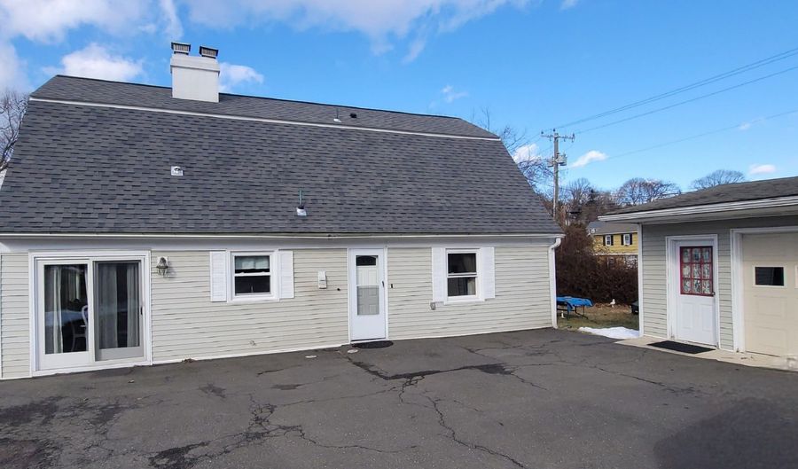 30 Grove Pl, Danbury, CT 06810 - 5 Beds, 2 Bath