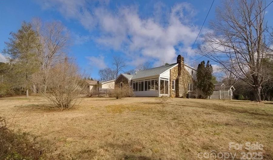 365 Old Haw Creek Rd, Asheville, NC 28805 - 5 Beds, 2 Bath