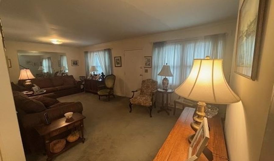 89 Hampton Ave, Albertson, NY 11507 - 4 Beds, 2 Bath