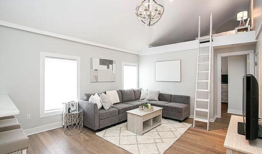14 Brinley St, Newport, RI 02840 - 1 Beds, 1 Bath