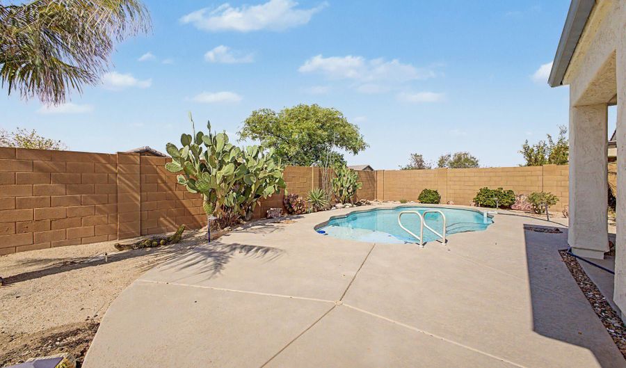 26142 W PIUTE Ave, Buckeye, AZ 85396 - 2 Beds, 2 Bath