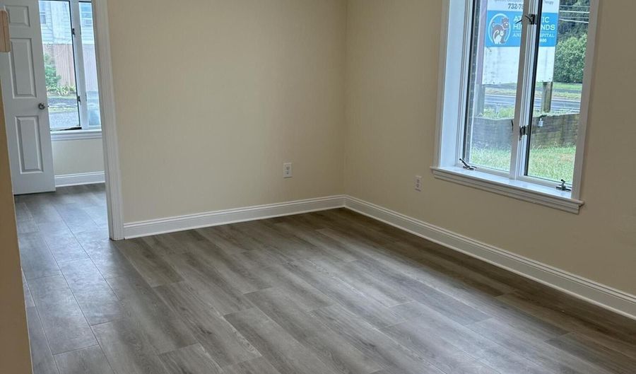 77 Memorial Pkwy 3, Atlantic Highlands, NJ 07716 - 2 Beds, 1 Bath