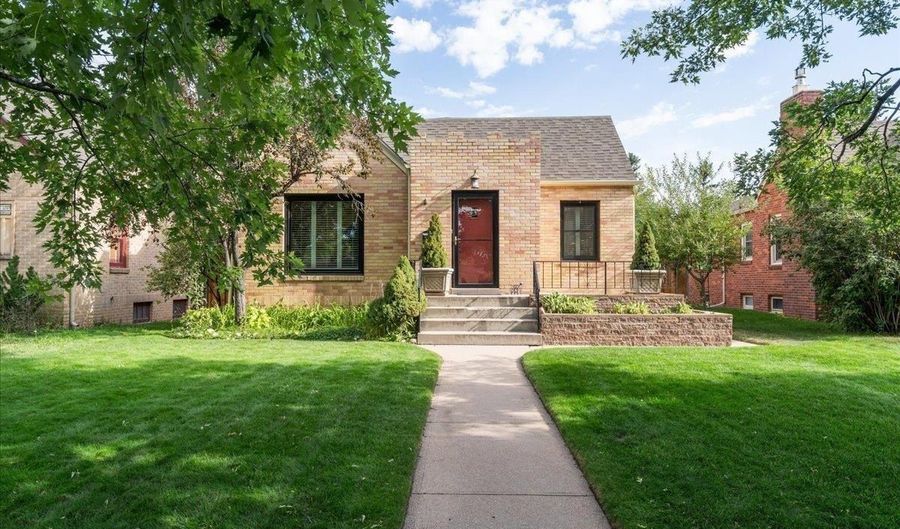 220 W 4TH Ave, Cheyenne, WY 82001 - 4 Beds, 2 Bath
