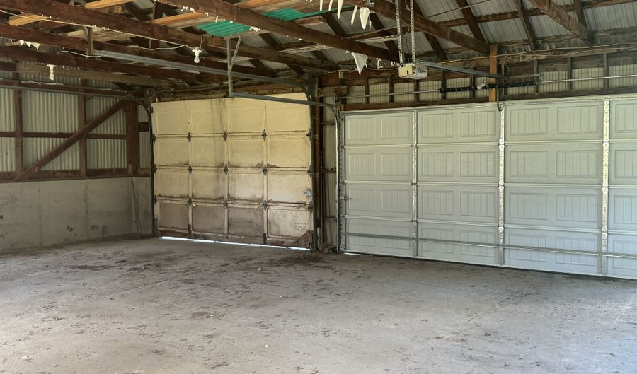 762 E 1100 Rd, Baldwin City, KS 66006 - 3 Beds, 1 Bath