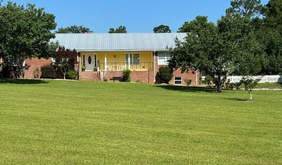 944 Salem Rd, Abbeville, GA 31001 - 4 Beds, 4 Bath