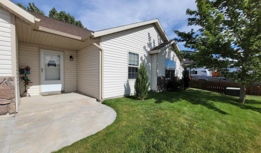 5144 Jake Ave, Chubbuck, ID 83202 - 3 Beds, 2 Bath