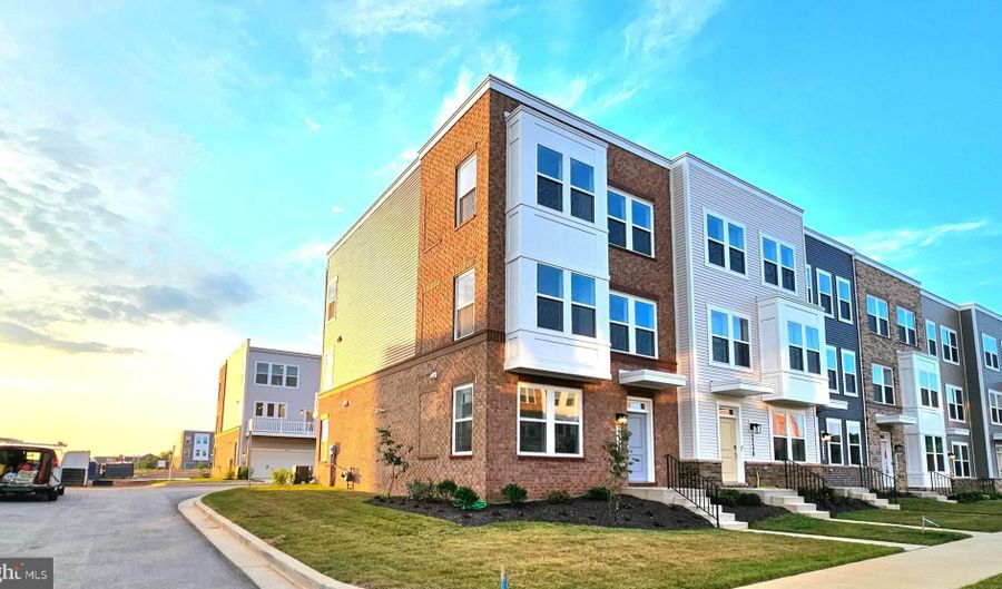 22318 KENNER Dr, Boyds, MD 20841 - 3 Beds, 4 Bath