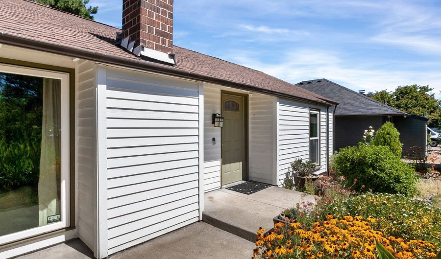 20365 SW YORK St, Beaverton, OR 97003 - 4 Beds, 3 Bath