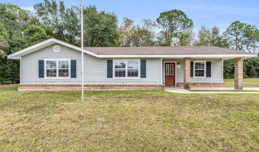 105 Bouslog St, Bay St. Louis, MS 39520 - 3 Beds, 2 Bath