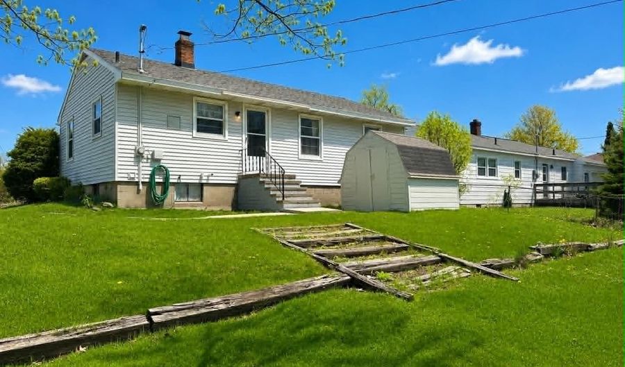1507 S Second Ave, Alpena, MI 49707 - 3 Beds, 1 Bath