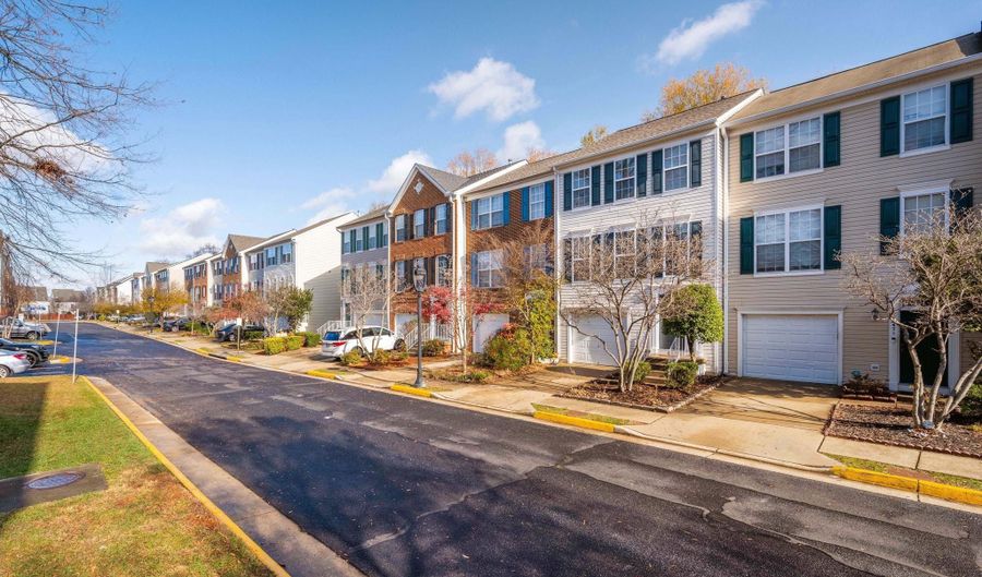 8469 BYERS Dr, Alexandria, VA 22309 - 3 Beds, 4 Bath