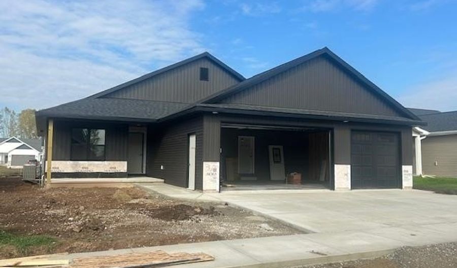 3684 E GLADIOLUS Pl, Appleton, WI 54913 - 3 Beds, 2 Bath
