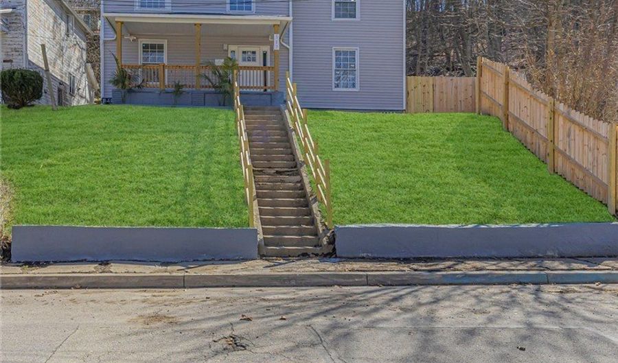 517 Highland Ave, Aliquippa, PA 15001 - 5 Beds, 0 Bath