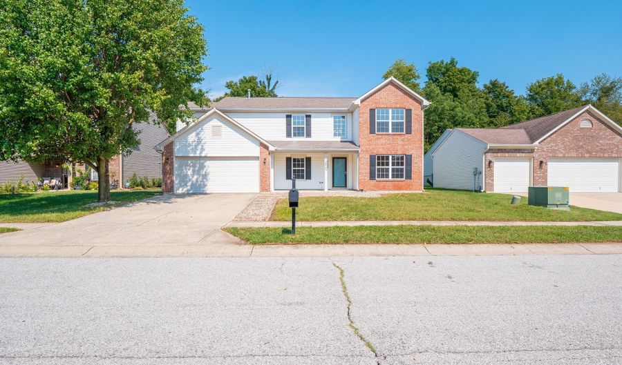 2924 Coles Creek Ln, Indianapolis, IN 46217 - 4 Beds, 3 Bath