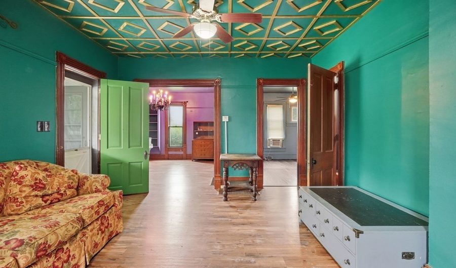 519 W Main St, Ashland, OH 44805 - 4 Beds, 1 Bath