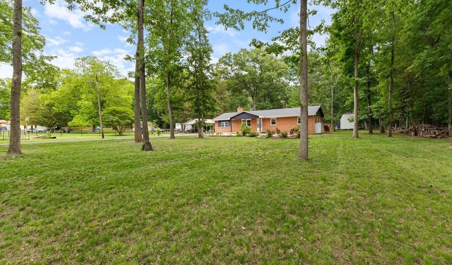 16300 LIVINGSTON Rd, Accokeek, MD 20607 - 4 Beds, 2 Bath