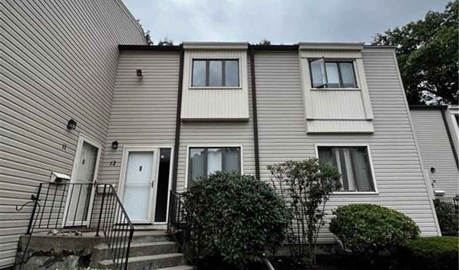 715 Frenchtown Rd 12, Bridgeport, CT 06606 - 2 Beds, 2 Bath