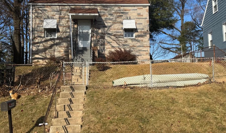 5444 VARNUM St, Bladensburg, MD 20710 - 3 Beds, 3 Bath