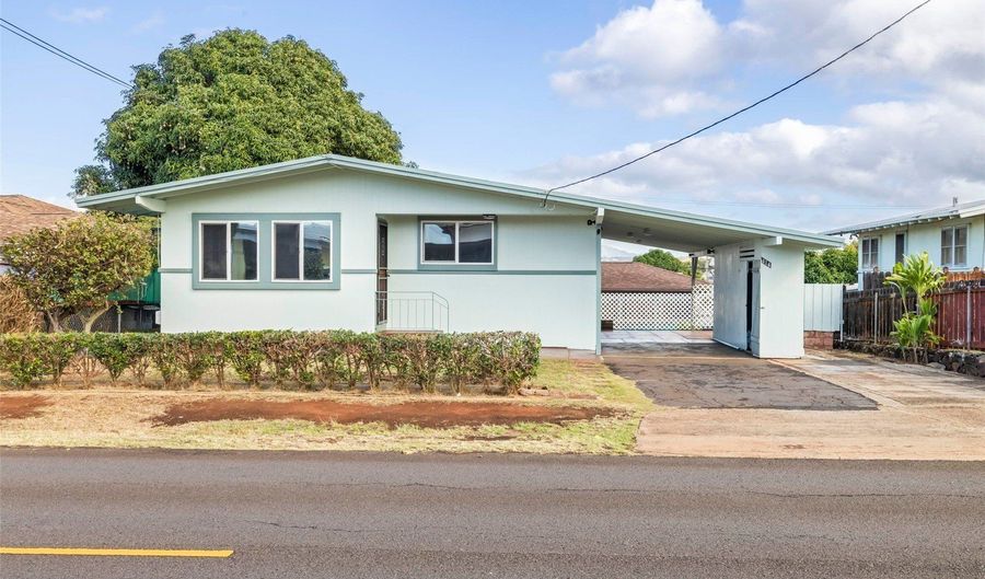 414 Hoomalu St, Pearl City, HI 96782 - 3 Beds, 1 Bath