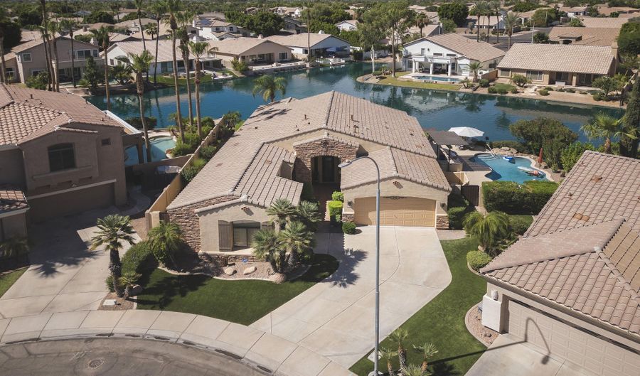 3340 S CAMELLIA Pl, Chandler, AZ 85248 - 4 Beds, 3 Bath