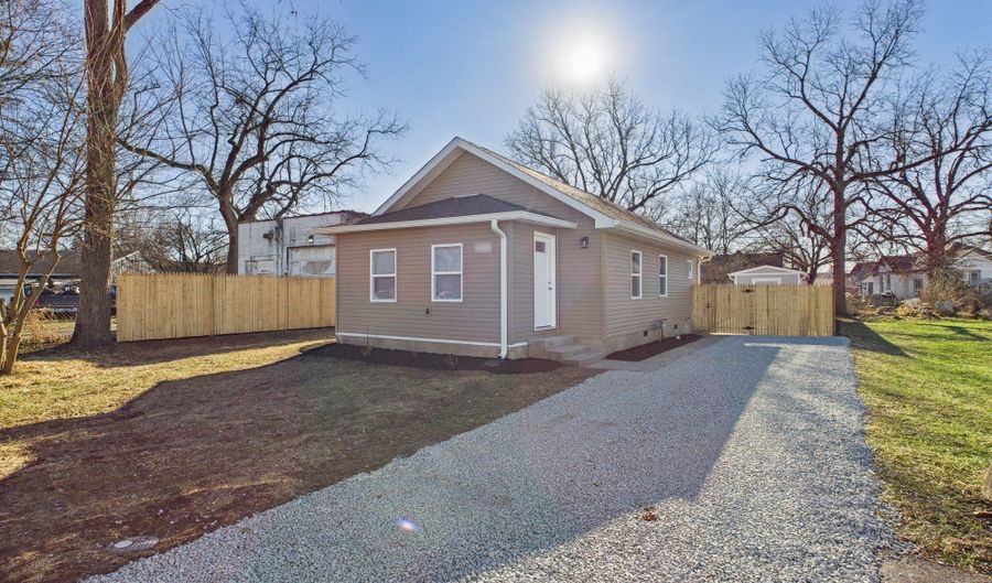 1525 Home Ave, Anderson, IN 46016 - 2 Beds, 1 Bath