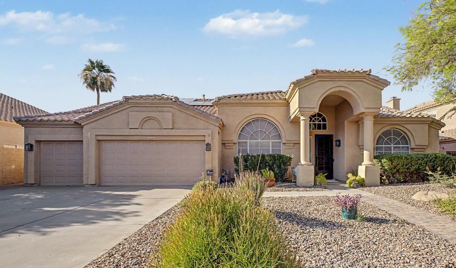 5602 W GARY Dr, Chandler, AZ 85226 - 4 Beds, 3 Bath