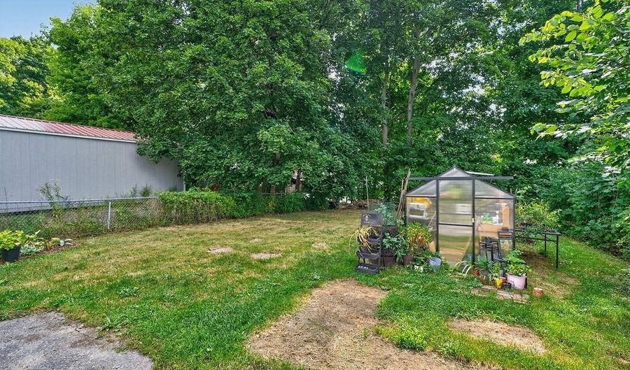 48 6th St, Bangor, ME 04401 - 6 Beds, 2 Bath