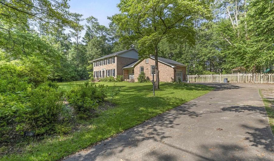2106 Davie Ln, Camden, SC 29020 - 4 Beds, 3 Bath