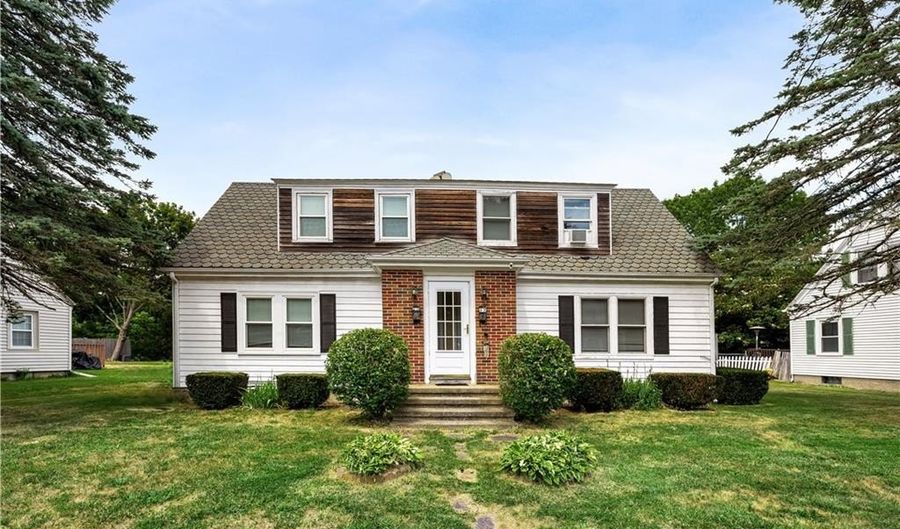 23 Preston Dr, North Kingstown, RI 02852 - 4 Beds, 2 Bath